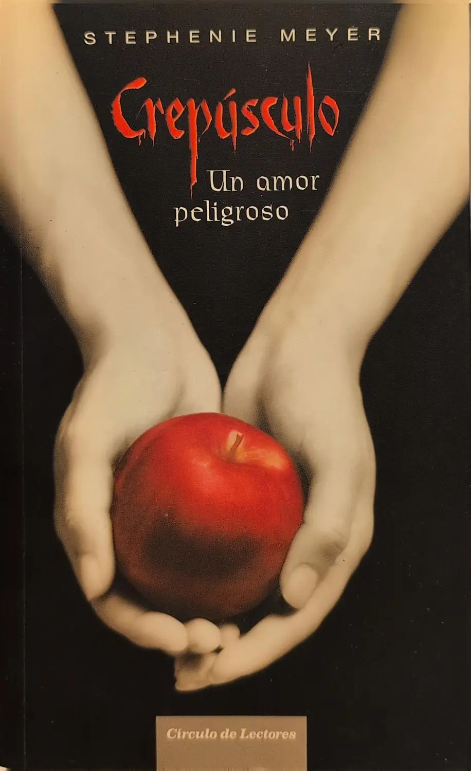 Portada de Crepúsculo de Stephenie Meyer